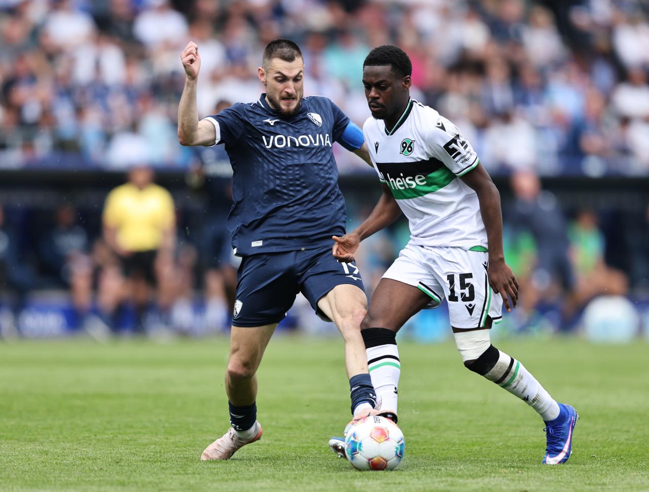 Conflicting reports emerge over Bayern midfielder's potential move to Eintracht Frankfurt